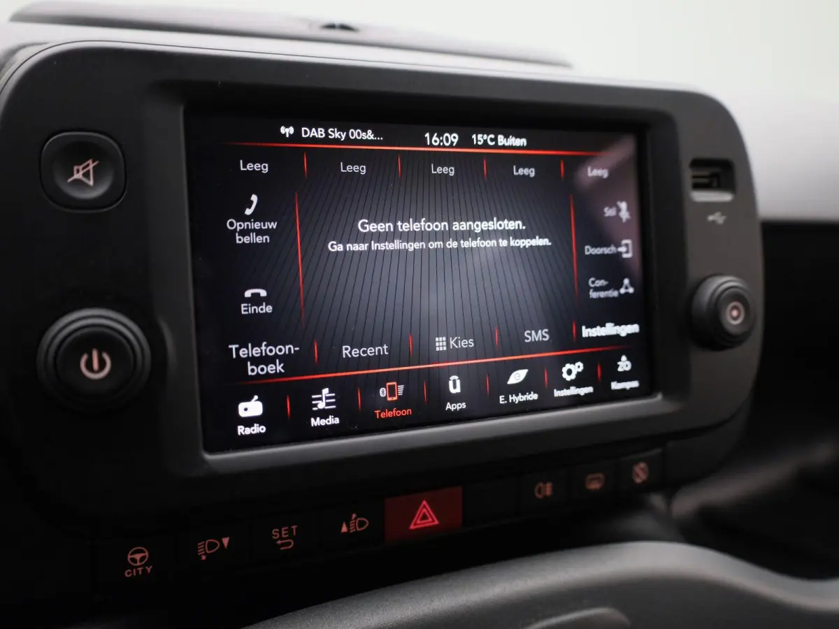 1.0 Hybrid City Life | Apple Carplay / Android Auto | Airco | Cruise Control | Bluetooth | DAB |