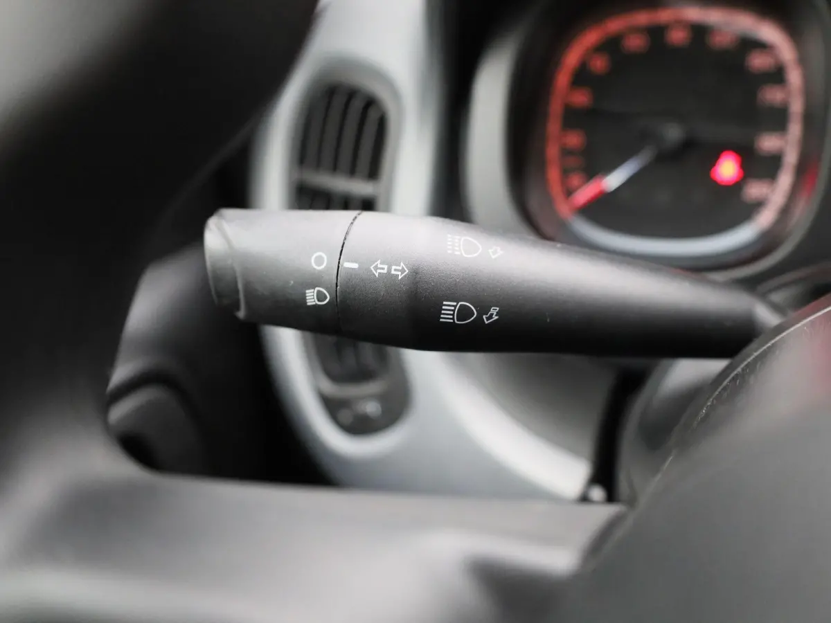 1.0 Hybrid City Life | Apple Carplay / Android Auto | Airco | Cruise Control | Bluetooth | DAB |
