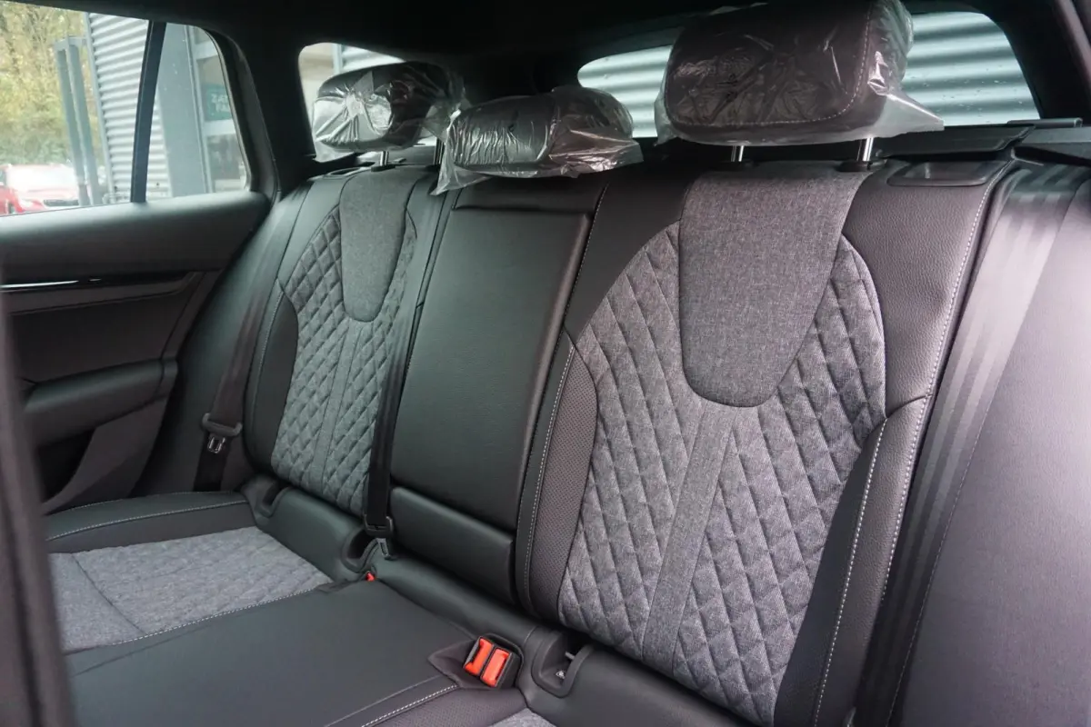 1.5 TSI 150pk DSG MHEV Sportline Tour | Canton Audio | Head-up | Trekhaak