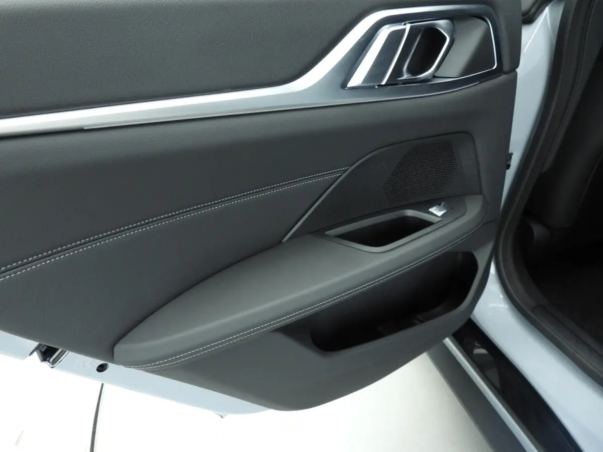 430i xDrive | M-Sportpakket | LED | Navigatie | Schuifdak | Sportstoelen | Stoelverwarming | DAB | Alu 19 inch