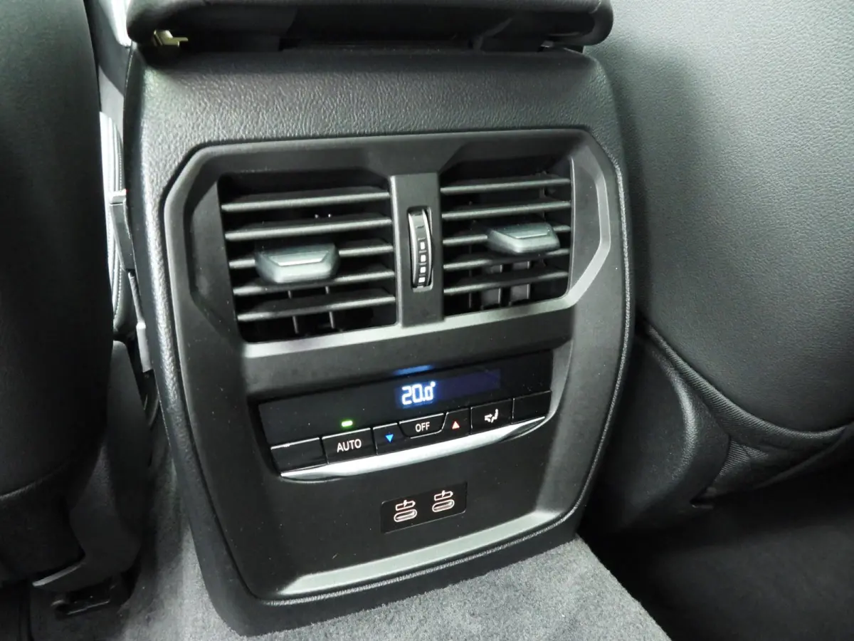 430i xDrive | M-Sportpakket | LED | Navigatie | Schuifdak | Sportstoelen | Stoelverwarming | DAB | Alu 19 inch