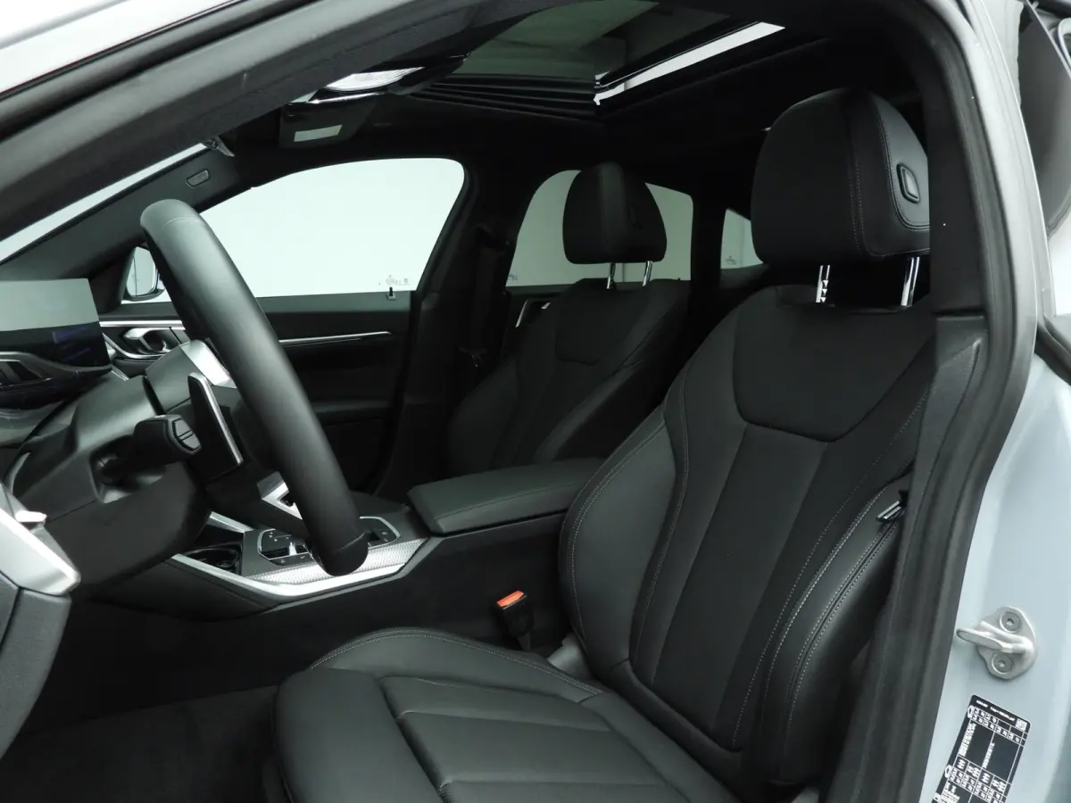 430i xDrive | M-Sportpakket | LED | Navigatie | Schuifdak | Sportstoelen | Stoelverwarming | DAB | Alu 19 inch