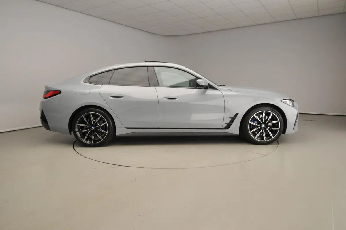 430i xDrive | M-Sportpakket | LED | Navigatie | Schuifdak | Sportstoelen | Stoelverwarming | DAB | Alu 19 inch