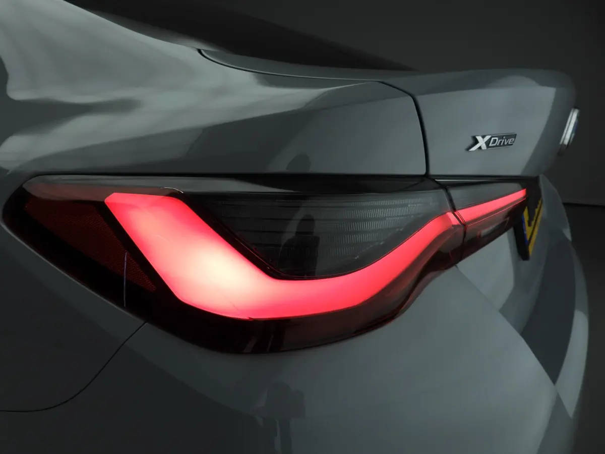430i xDrive | M-Sportpakket | LED | Navigatie | Schuifdak | Sportstoelen | Stoelverwarming | DAB | Alu 19 inch