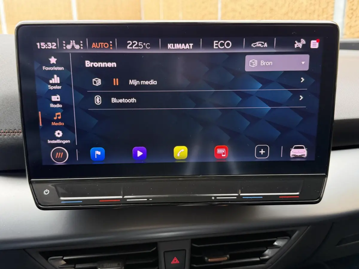 Adrenaline One 62 kWh SoH 91,21% Stuur en- stoelverwarming | LED verlichting | Apple CarPlay/Android Auto | Cruise control adaptief | Climate control | Parkeersensoren voor en achter | Achte