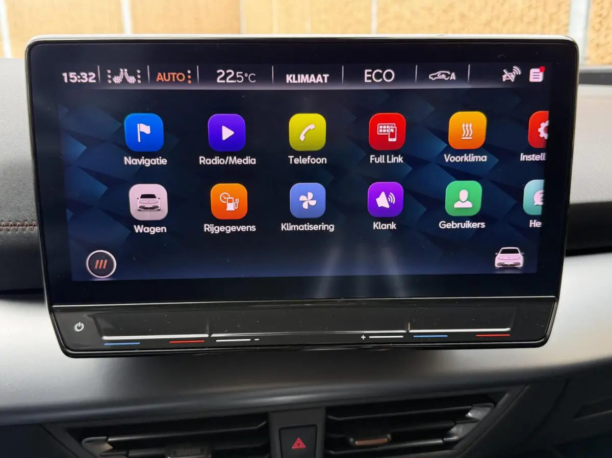 Adrenaline One 62 kWh SoH 91,21% Stuur en- stoelverwarming | LED verlichting | Apple CarPlay/Android Auto | Cruise control adaptief | Climate control | Parkeersensoren voor en achter | Achte