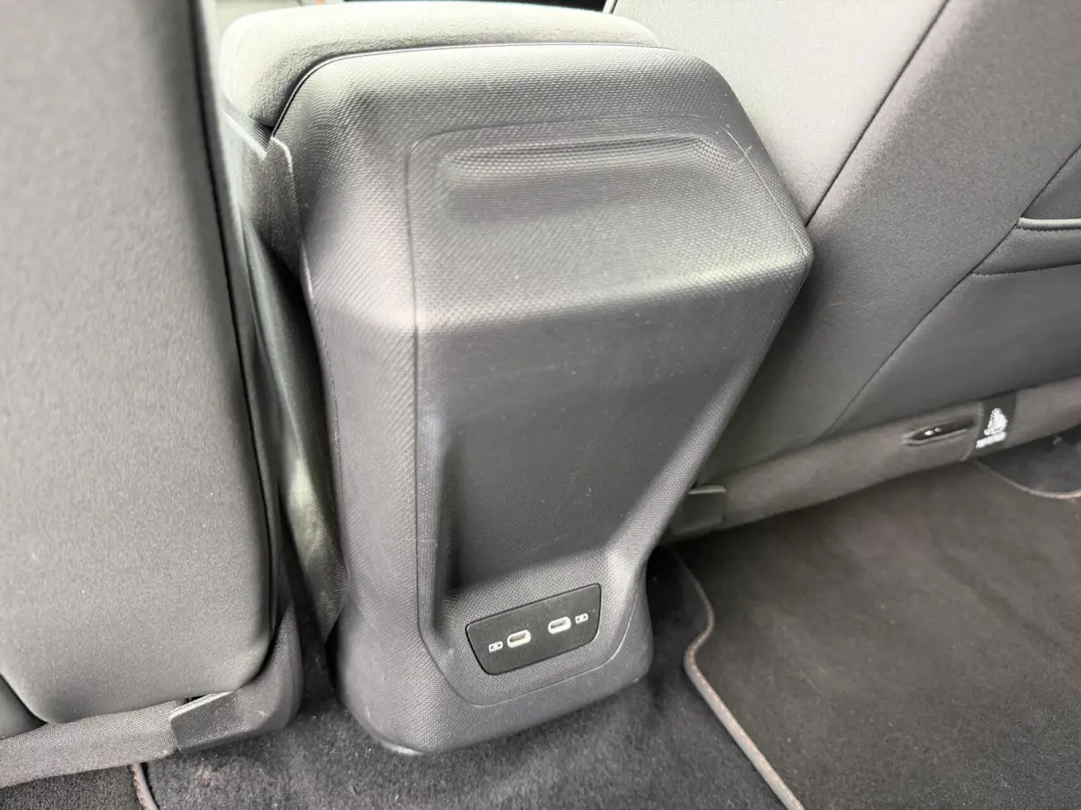Adrenaline One 62 kWh SoH 91,21% Stuur en- stoelverwarming | LED verlichting | Apple CarPlay/Android Auto | Cruise control adaptief | Climate control | Parkeersensoren voor en achter | Achte