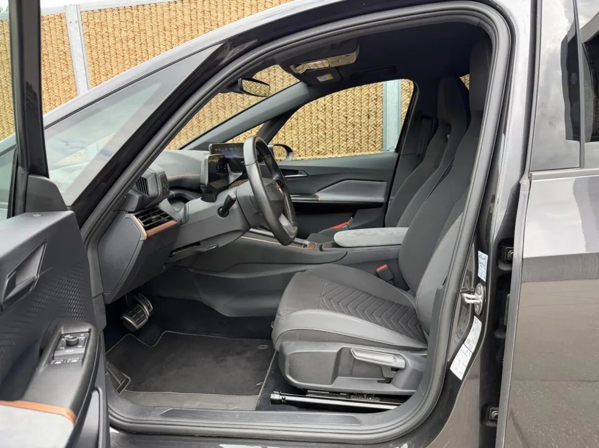 Adrenaline One 62 kWh SoH 91,21% Stuur en- stoelverwarming | LED verlichting | Apple CarPlay/Android Auto | Cruise control adaptief | Climate control | Parkeersensoren voor en achter | Achte