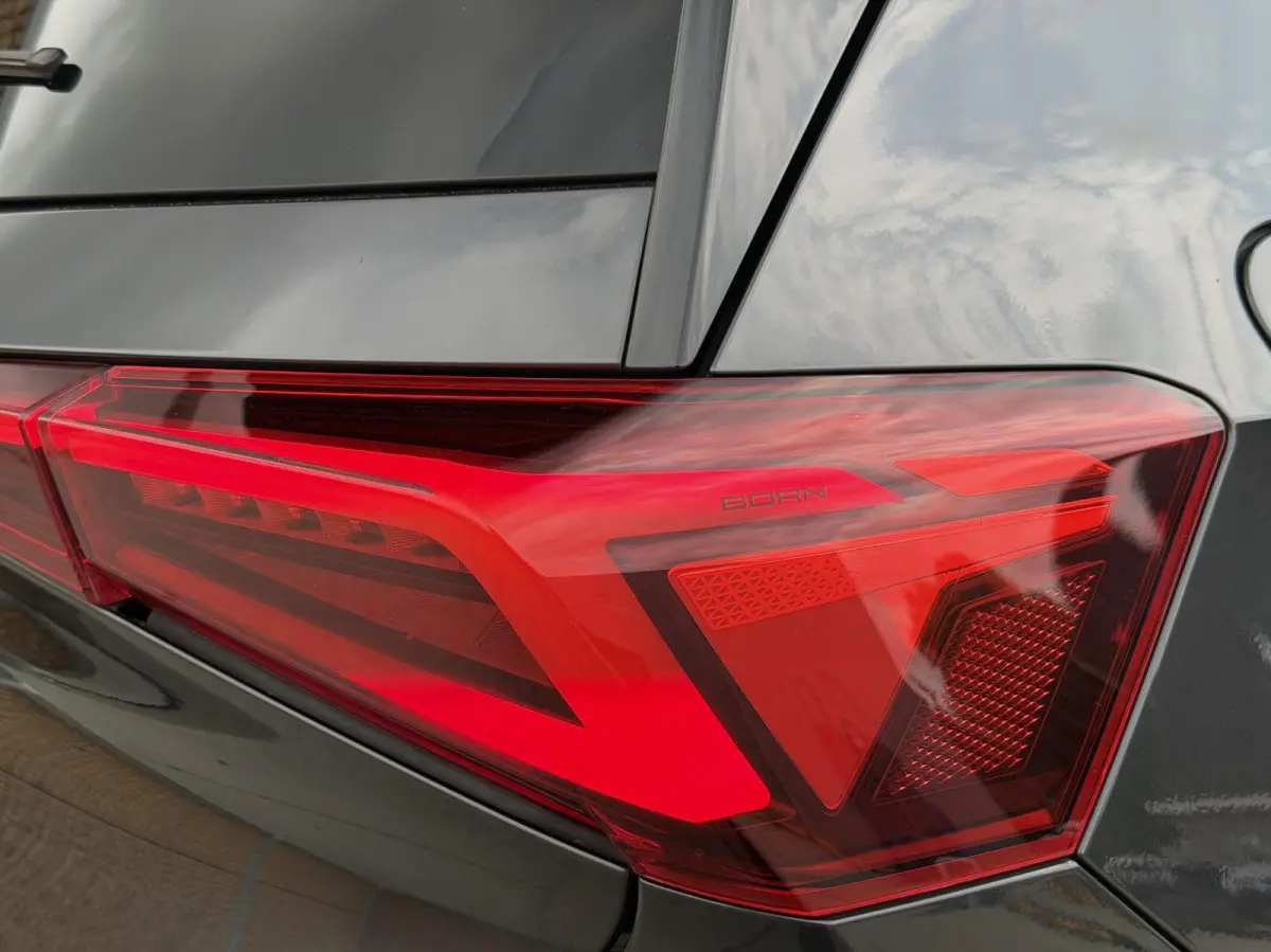 Adrenaline One 62 kWh SoH 91,21% Stuur en- stoelverwarming | LED verlichting | Apple CarPlay/Android Auto | Cruise control adaptief | Climate control | Parkeersensoren voor en achter | Achte