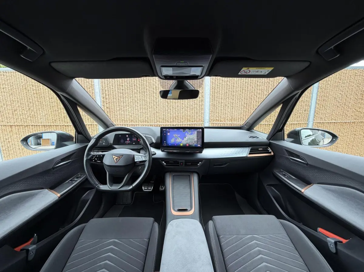 Adrenaline One 62 kWh SoH 91,21% Stuur en- stoelverwarming | LED verlichting | Apple CarPlay/Android Auto | Cruise control adaptief | Climate control | Parkeersensoren voor en achter | Achte