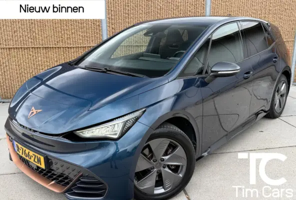 Business 62 kWh Aurora Blue | Climate control | Cruise control adaptief | DAB ontvanger | Apple CarPlay/Android Auto | Full-LED | Navigatiesysteem | Parkeersensoren voor en achter | Achterui