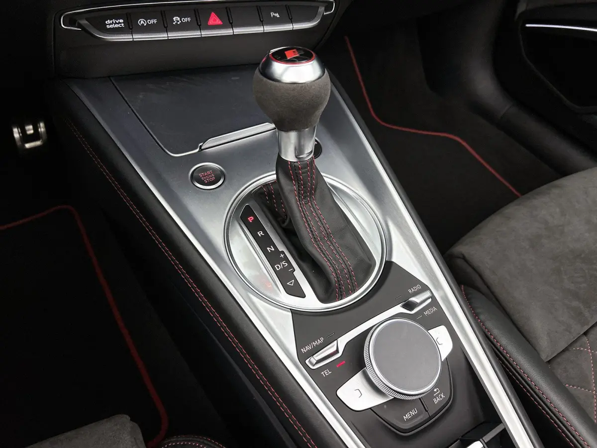 40 TFSI Pro Line S | Navigatie | Stoelverwarming | Camera | 20 Inch Velgen | Airco | rode remklauwen | B&O audio |