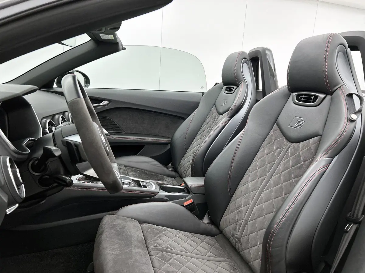 40 TFSI Pro Line S | Navigatie | Stoelverwarming | Camera | 20 Inch Velgen | Airco | rode remklauwen | B&O audio |