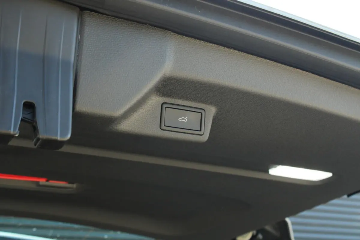 340pk Bulli Limited Edition 79 kWh 4MOTION | Climate Control | Stuurwiel Verwarmd