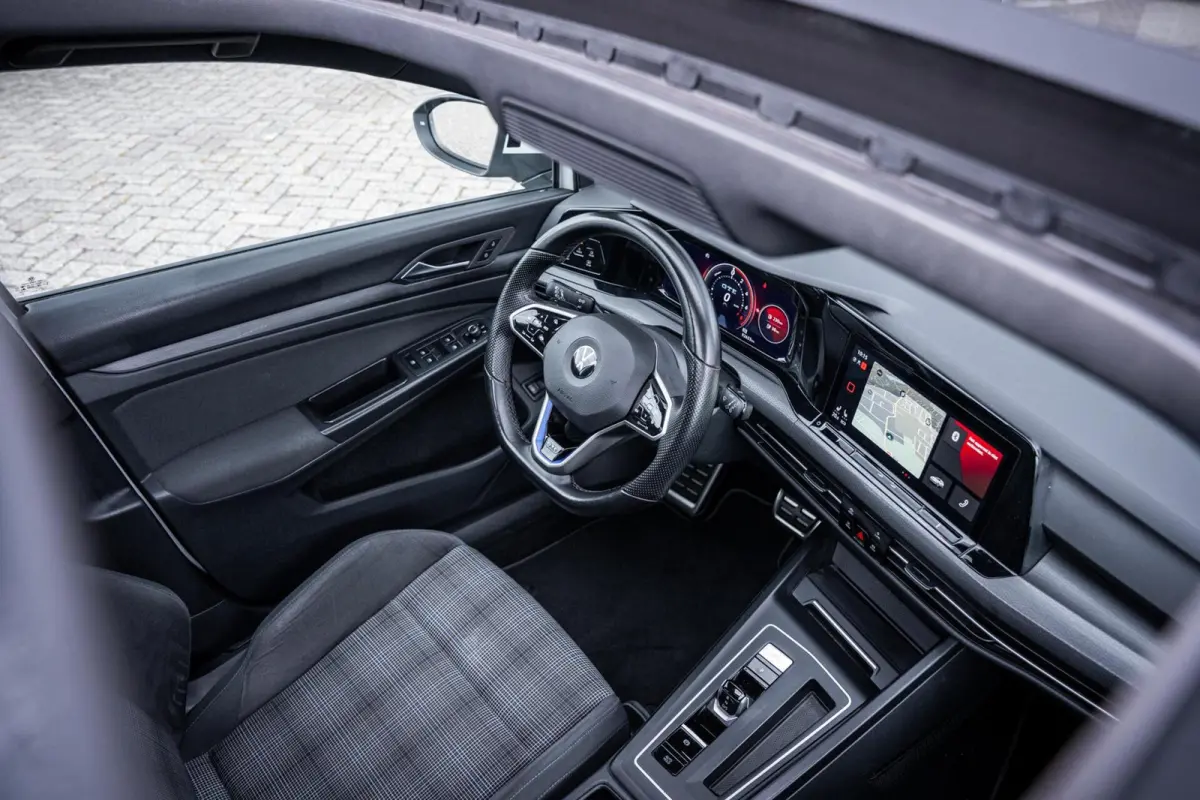 1.4 eHybrid GTE*PANO*IQ LIGHT*HEADUP*KEYLESS*