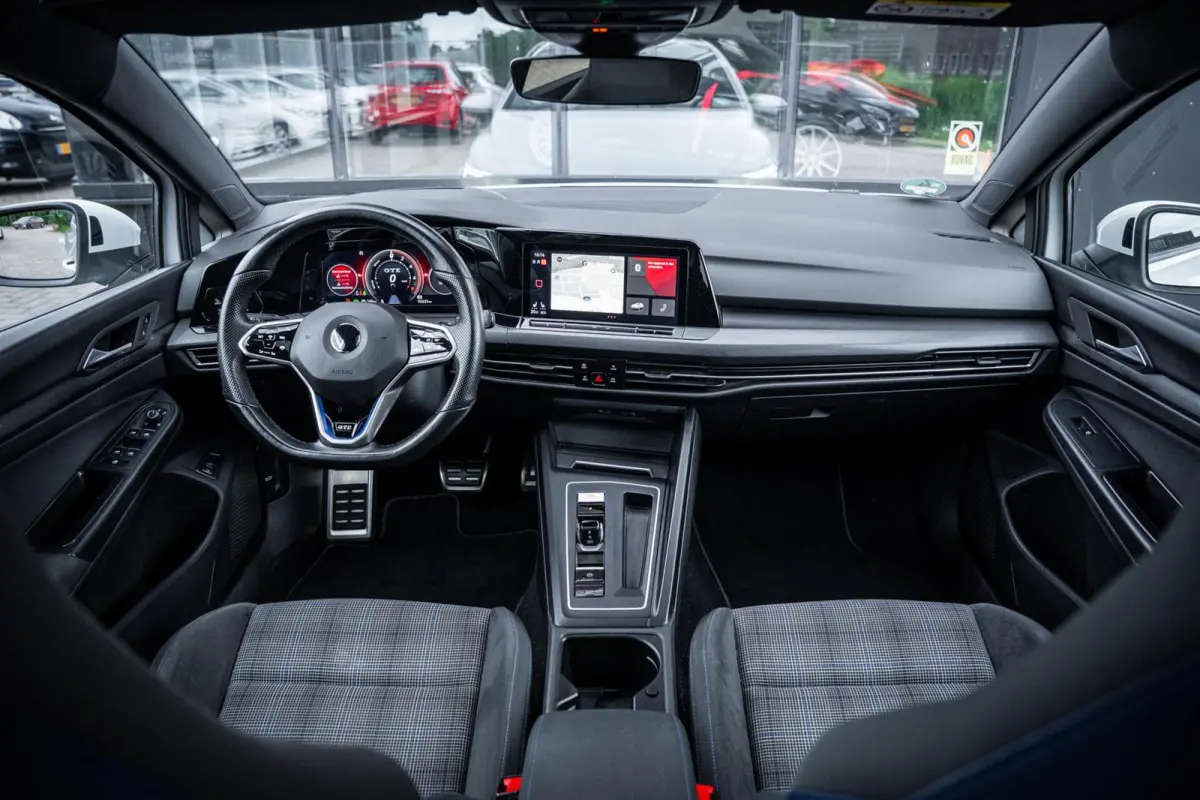 1.4 eHybrid GTE*PANO*IQ LIGHT*HEADUP*KEYLESS*