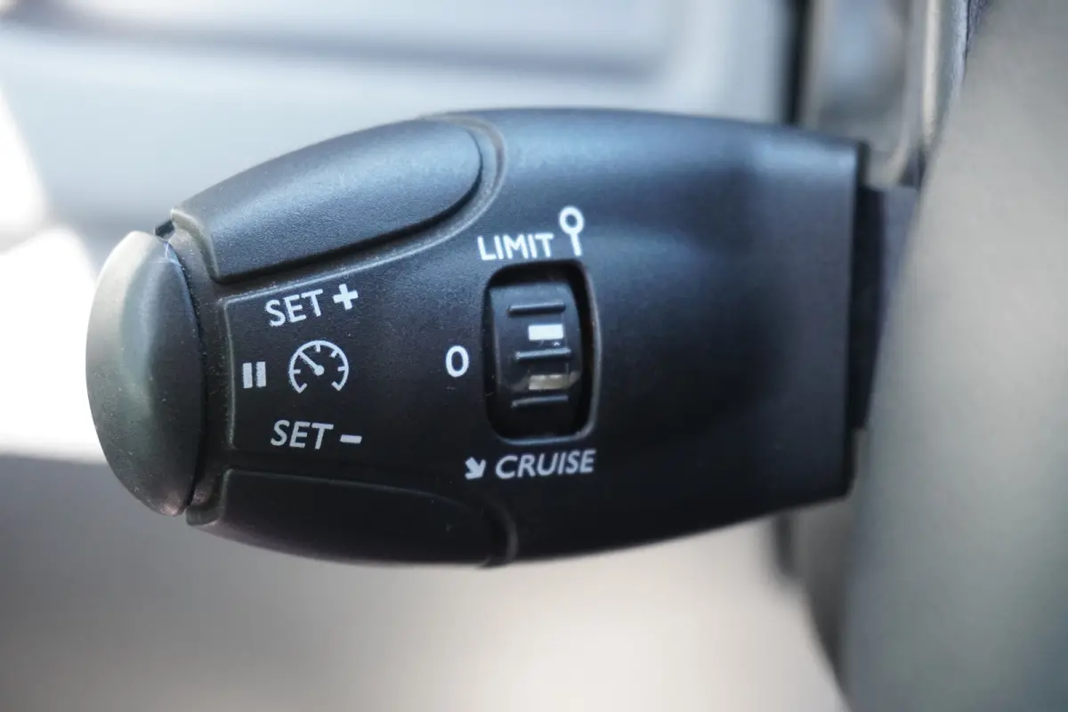 2.0 BlueHDI 120PK EURO 6 - Airco - Navi - Cruise - €11.900,- Excl.
