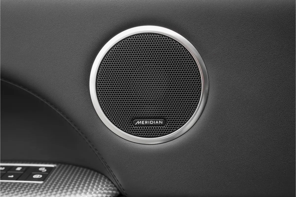 P400e HSE Dynamic Stealth SVO Pano ACC Meridian