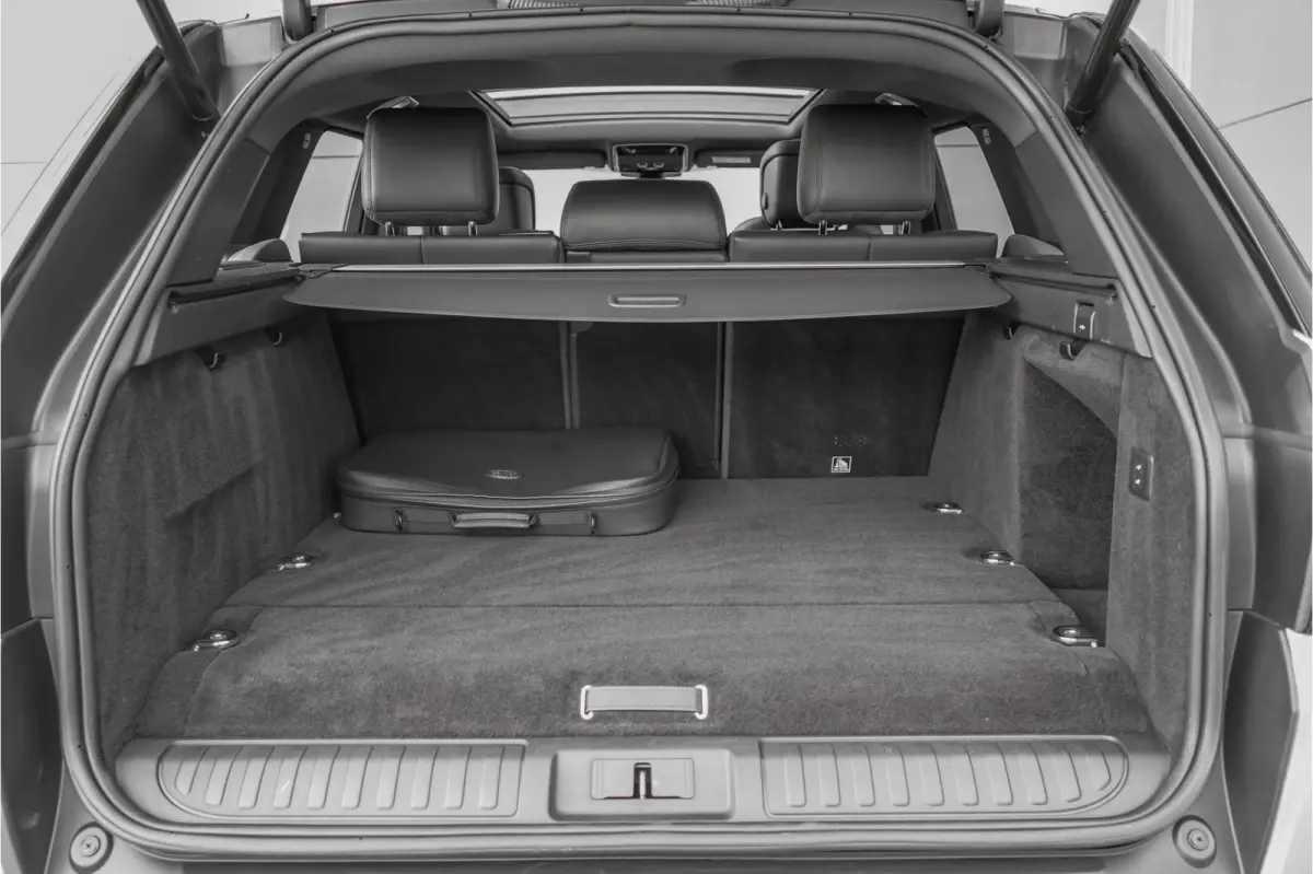 P400e HSE Dynamic Stealth SVO Pano ACC Meridian