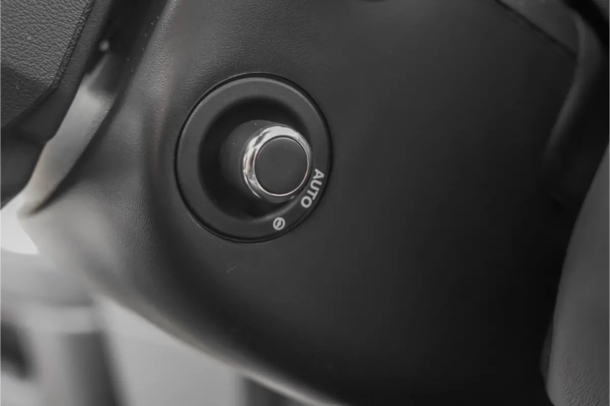 P400e HSE Dynamic Stealth SVO Pano ACC Meridian