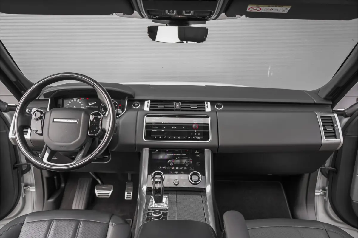 P400e HSE Dynamic Stealth SVO Pano ACC Meridian