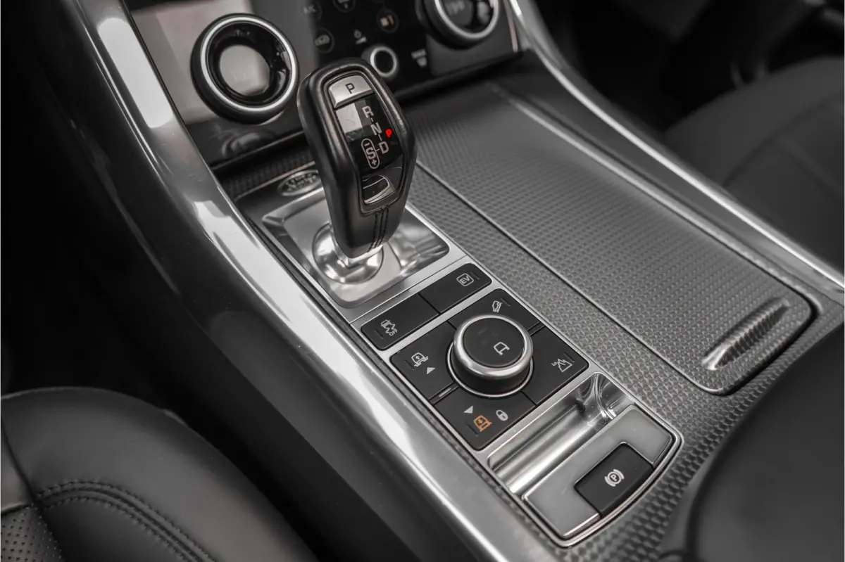 P400e HSE Dynamic Stealth SVO Pano ACC Meridian