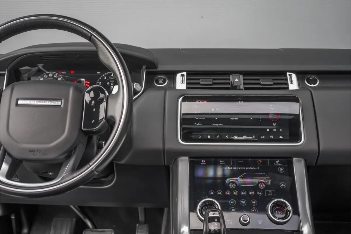 P400e HSE Dynamic Stealth SVO Pano ACC Meridian
