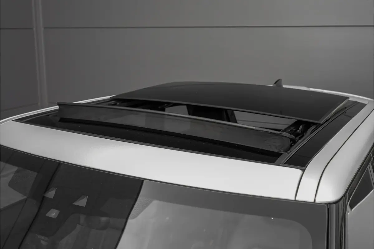 P400e HSE Dynamic Stealth SVO Pano ACC Meridian
