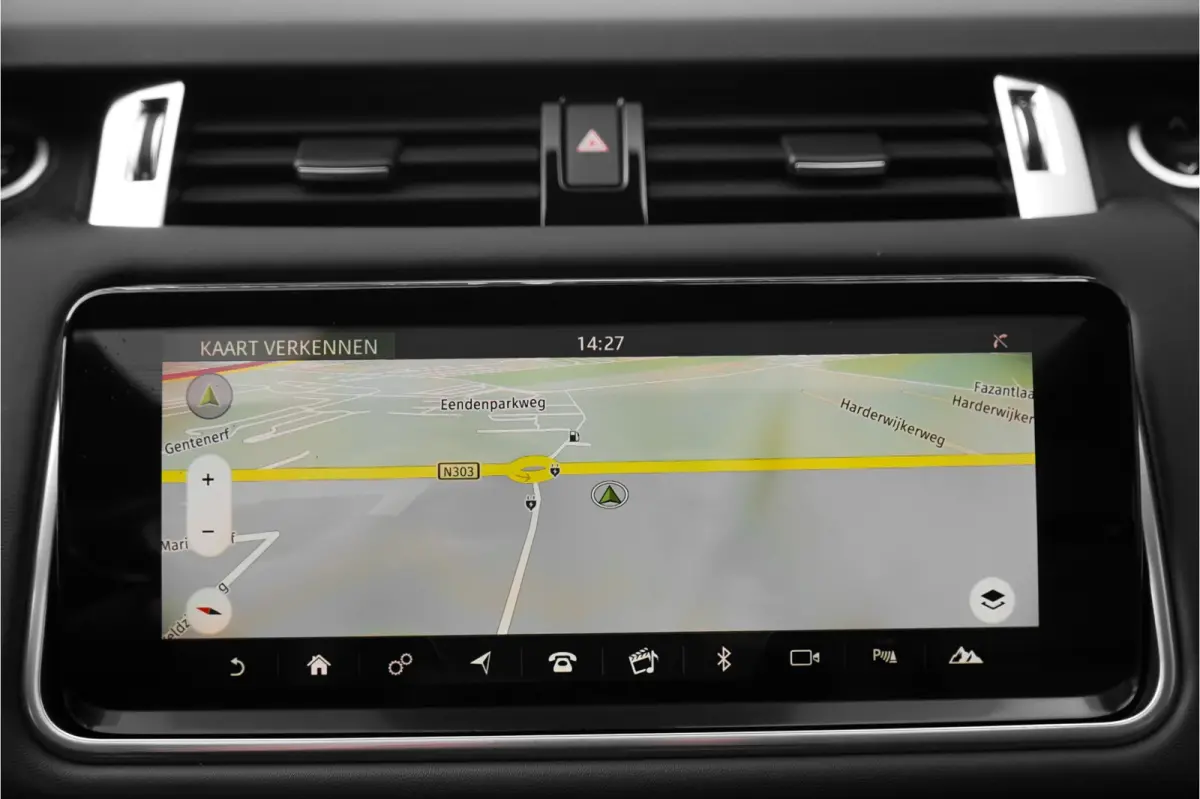 P400e HSE Dynamic Stealth SVO Pano ACC Meridian