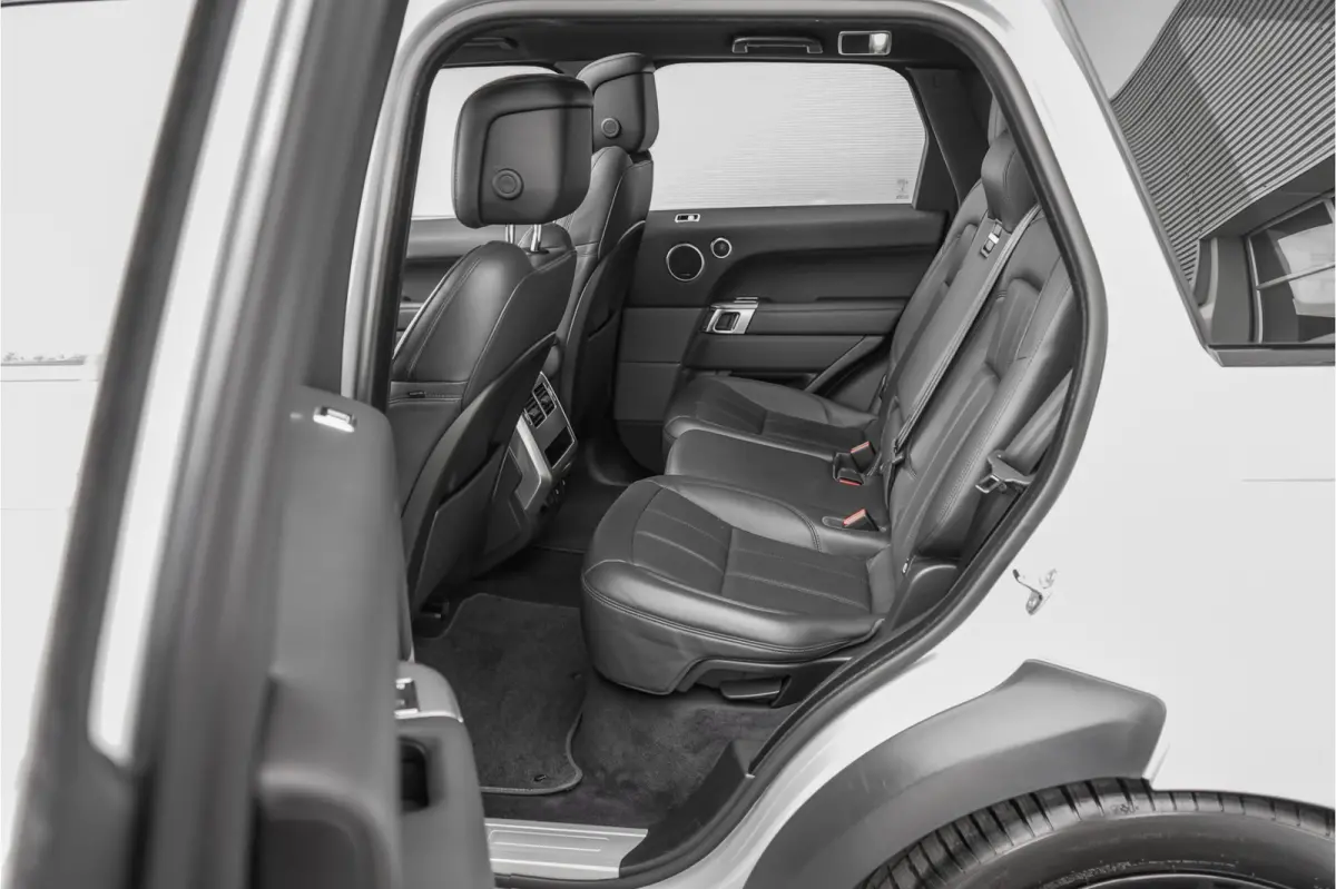 P400e HSE Dynamic Stealth SVO Pano ACC Meridian