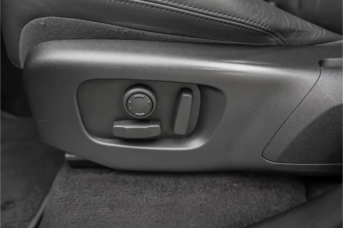 P400e HSE Dynamic Stealth SVO Pano ACC Meridian