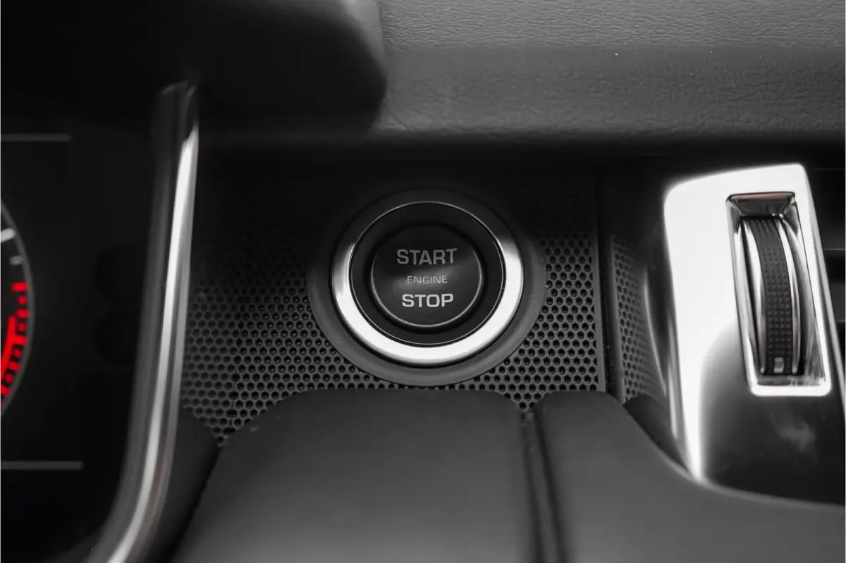 P400e HSE Dynamic Stealth SVO Pano ACC Meridian