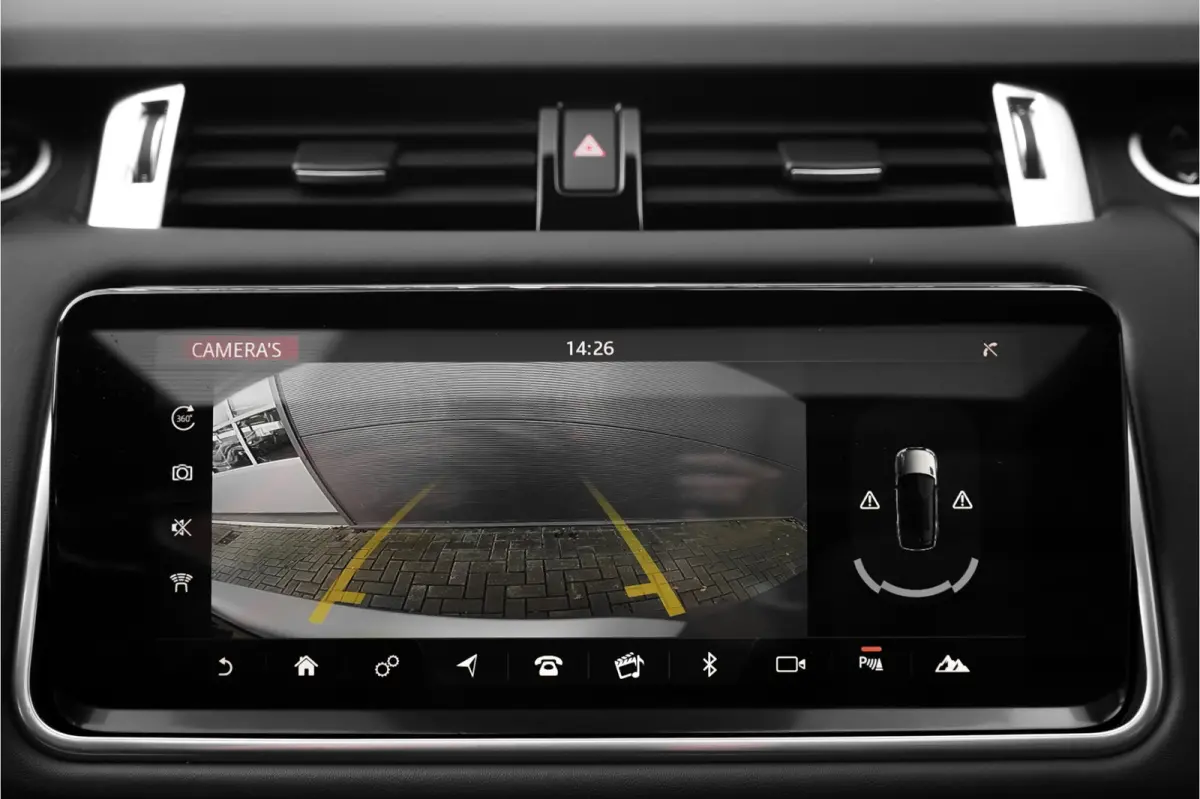 P400e HSE Dynamic Stealth SVO Pano ACC Meridian
