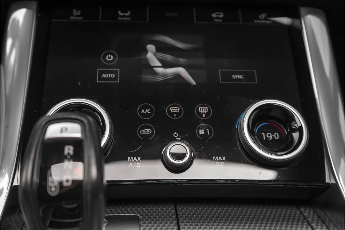 P400e HSE Dynamic Stealth SVO Pano ACC Meridian