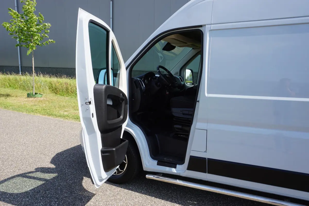 35H 2.3 MultiJet L3H2 in Topstaat |1e eigenaar |Automaat |Grijs |160 pk |3500 KG |2e airbag |Camera |Cruise |Navi |Climate control |Trekhaak |EURO6