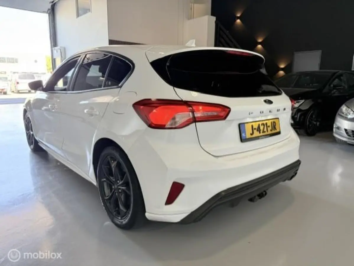 1.5 EcoBoost ST Line Business