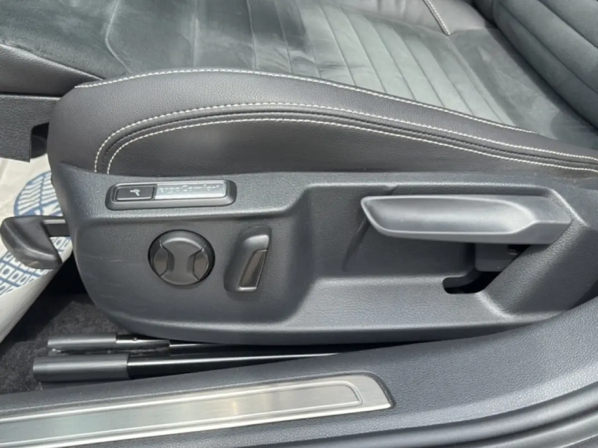 1.4 TSI GTE HALF-LEDER/CAMERA/ELEK-KLEP/ACC/STOELVERW/CARPLAY