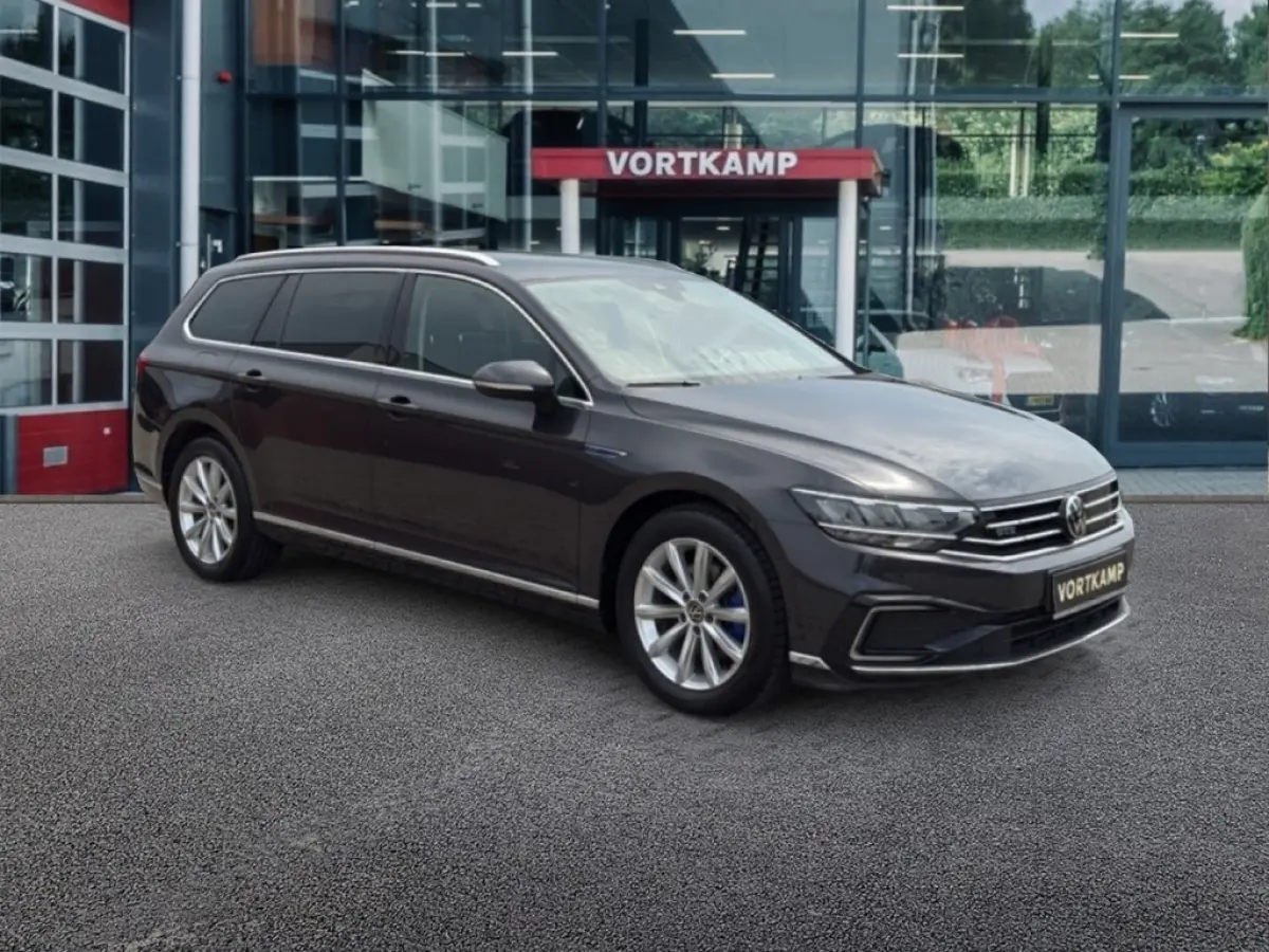 1.4 TSI GTE HALF-LEDER/CAMERA/ELEK-KLEP/ACC/STOELVERW/CARPLAY