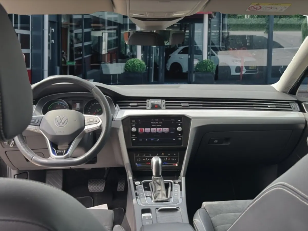 1.4 TSI GTE HALF-LEDER/CAMERA/ELEK-KLEP/ACC/STOELVERW/CARPLAY