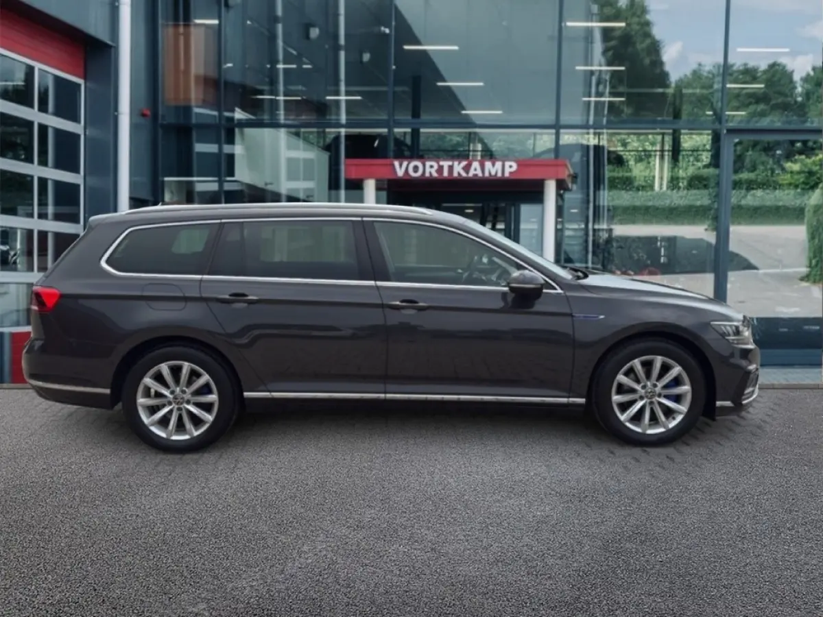 1.4 TSI GTE HALF-LEDER/CAMERA/ELEK-KLEP/ACC/STOELVERW/CARPLAY