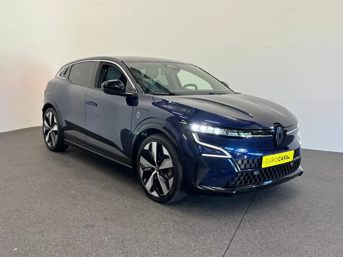 EV60 Techno Navigatie Apple Carplay Android Auto 360 camera Parkeerhulp Adaptive Cruise Control Stoel- en stuurverwarming Dodehoekassistent Full Led Climate Control