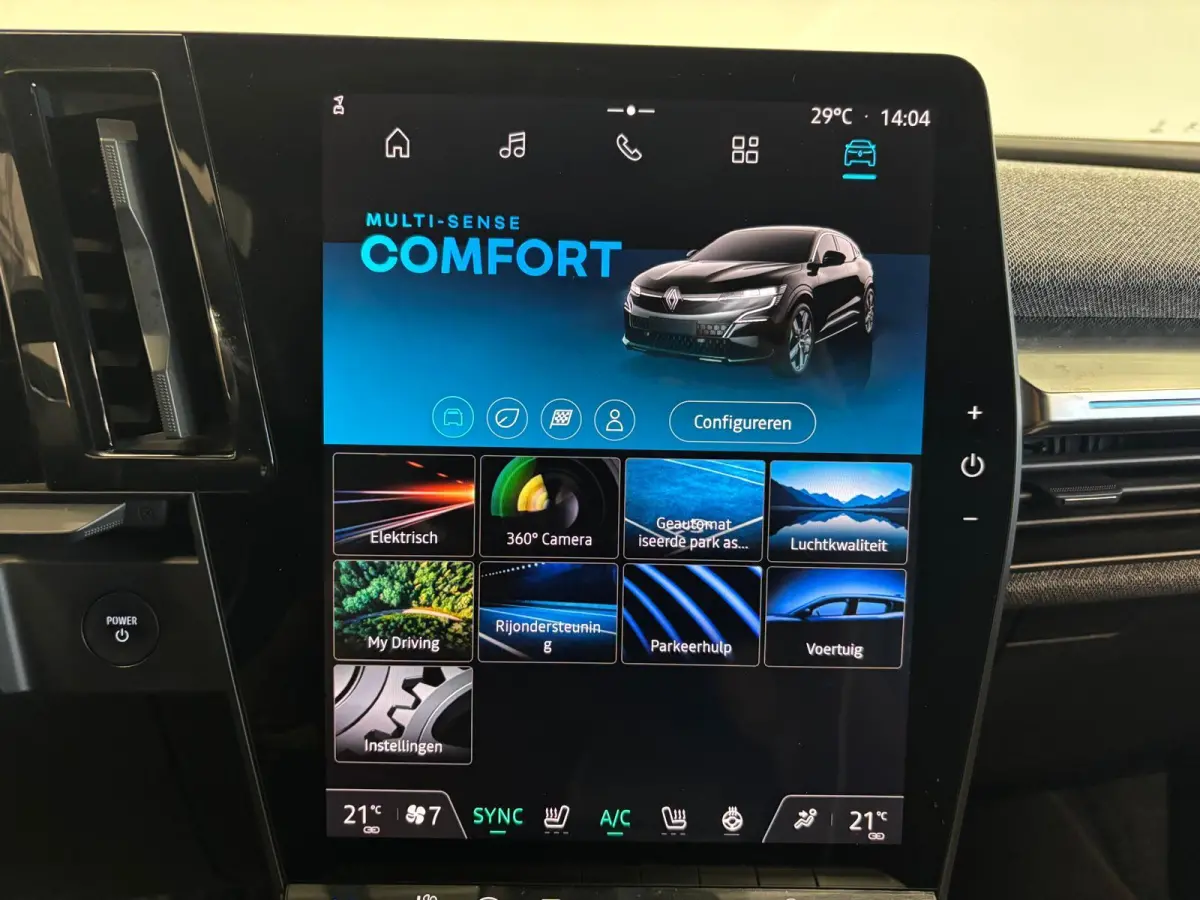 EV60 Techno Navigatie Apple Carplay Android Auto 360 camera Parkeerhulp Adaptive Cruise Control Stoel- en stuurverwarming Dodehoekassistent Full Led Climate Control