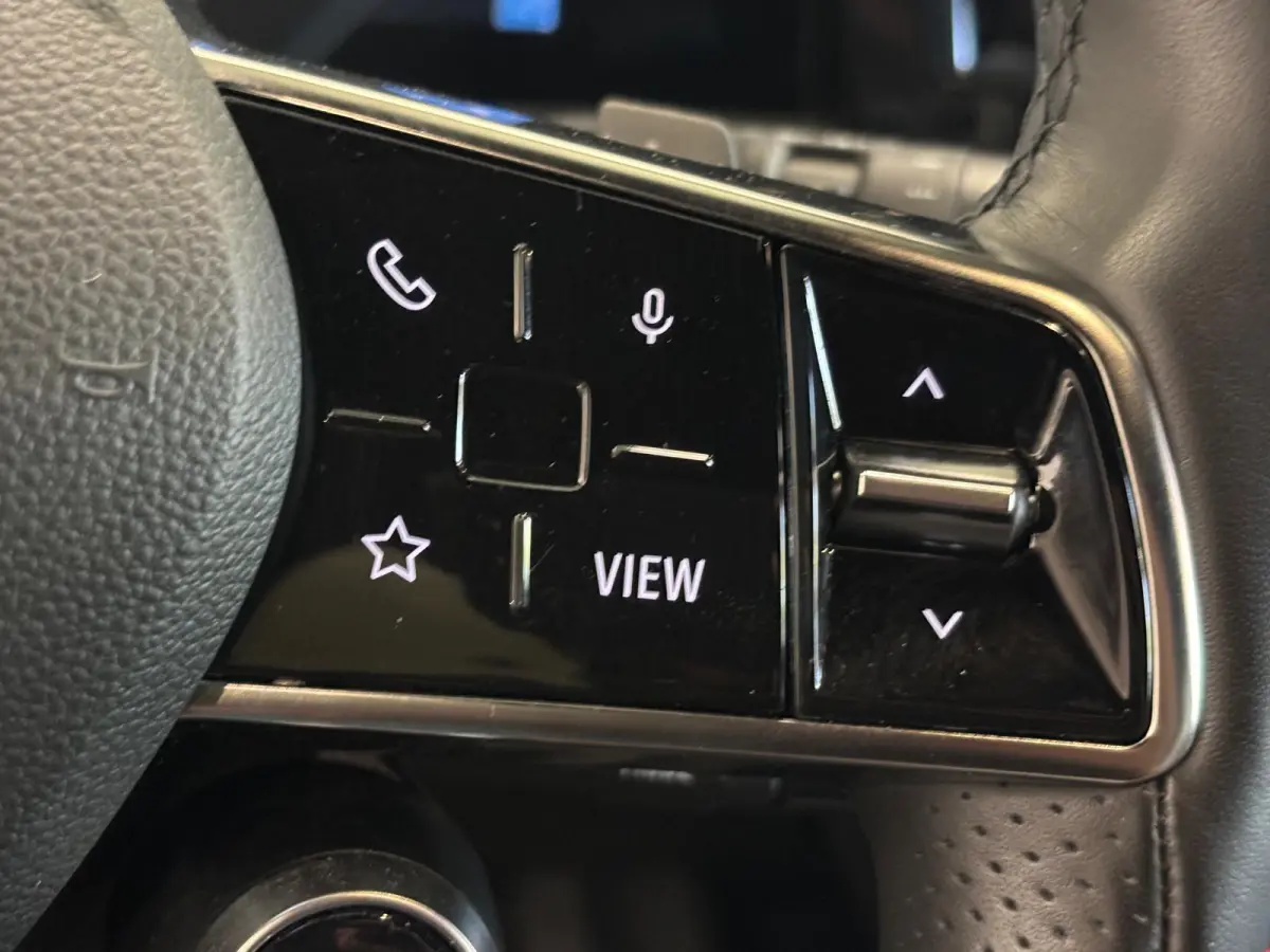 EV60 Techno Navigatie Apple Carplay Android Auto 360 camera Parkeerhulp Adaptive Cruise Control Stoel- en stuurverwarming Dodehoekassistent Full Led Climate Control