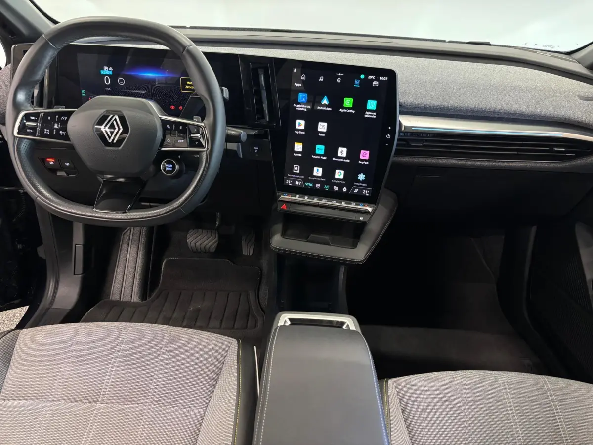 EV60 Techno Navigatie Apple Carplay Android Auto 360 camera Parkeerhulp Adaptive Cruise Control Stoel- en stuurverwarming Dodehoekassistent Full Led Climate Control