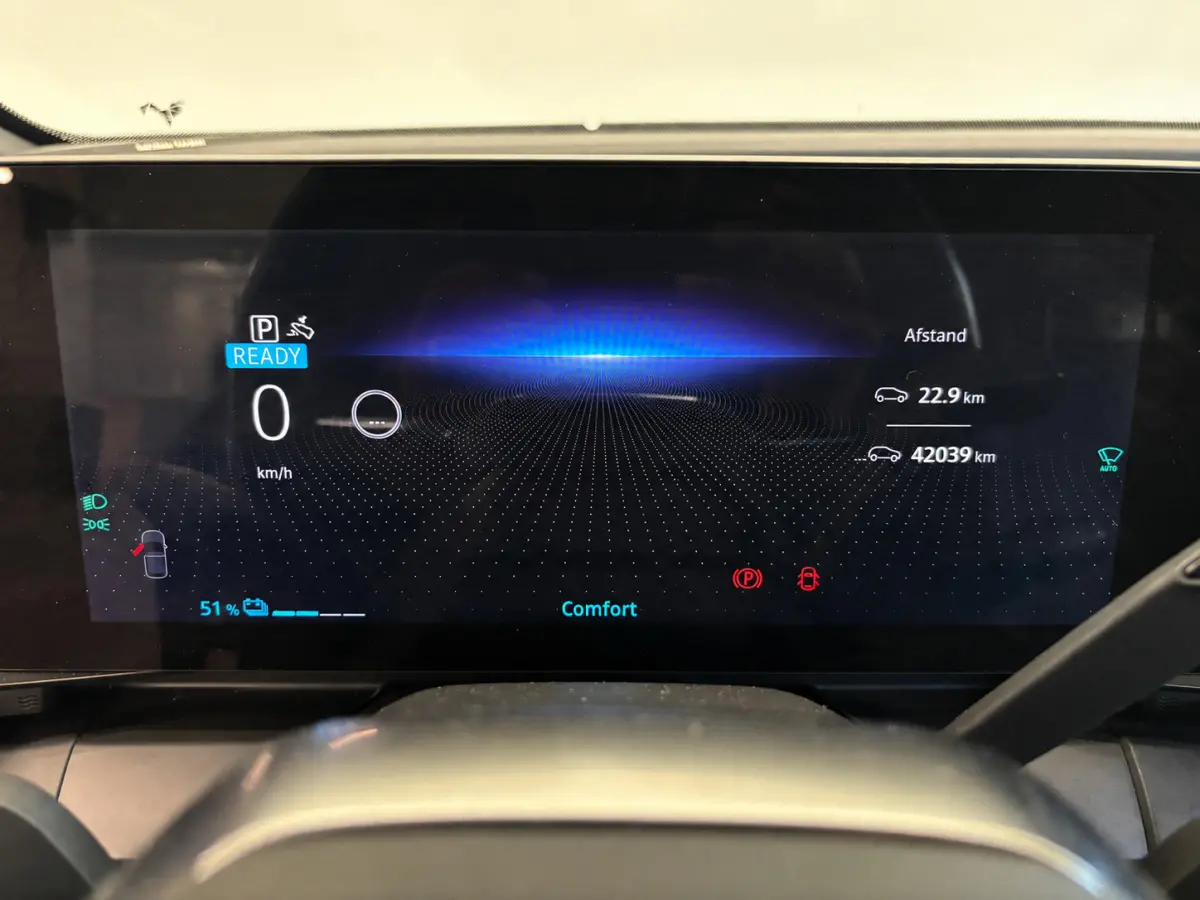 EV60 Techno Navigatie Apple Carplay Android Auto 360 camera Parkeerhulp Adaptive Cruise Control Stoel- en stuurverwarming Dodehoekassistent Full Led Climate Control