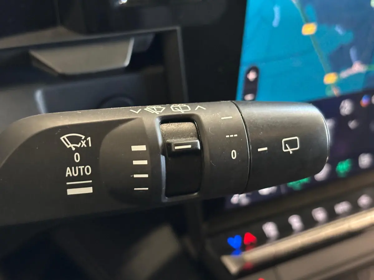 EV60 Techno Navigatie Apple Carplay Android Auto 360 camera Parkeerhulp Adaptive Cruise Control Stoel- en stuurverwarming Dodehoekassistent Full Led Climate Control