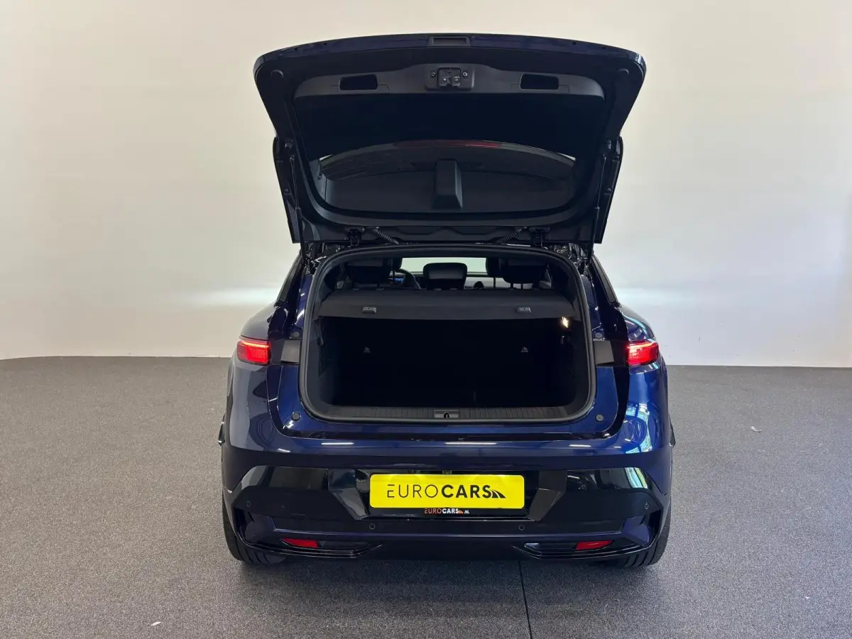 EV60 Techno Navigatie Apple Carplay Android Auto 360 camera Parkeerhulp Adaptive Cruise Control Stoel- en stuurverwarming Dodehoekassistent Full Led Climate Control