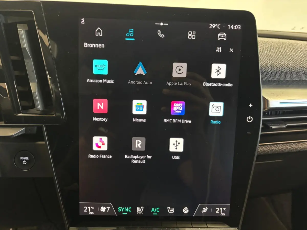 EV60 Techno Navigatie Apple Carplay Android Auto 360 camera Parkeerhulp Adaptive Cruise Control Stoel- en stuurverwarming Dodehoekassistent Full Led Climate Control