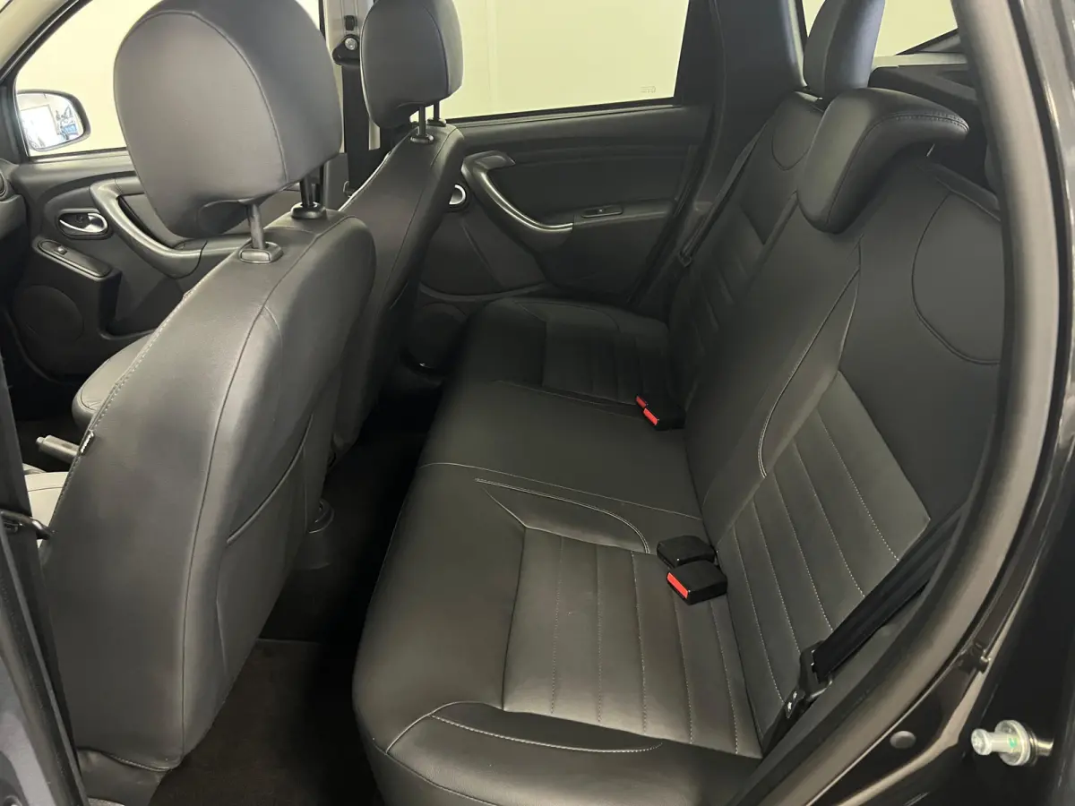 1.2 TCe 4x2 Blackshadow / Navi / 1e eig. /