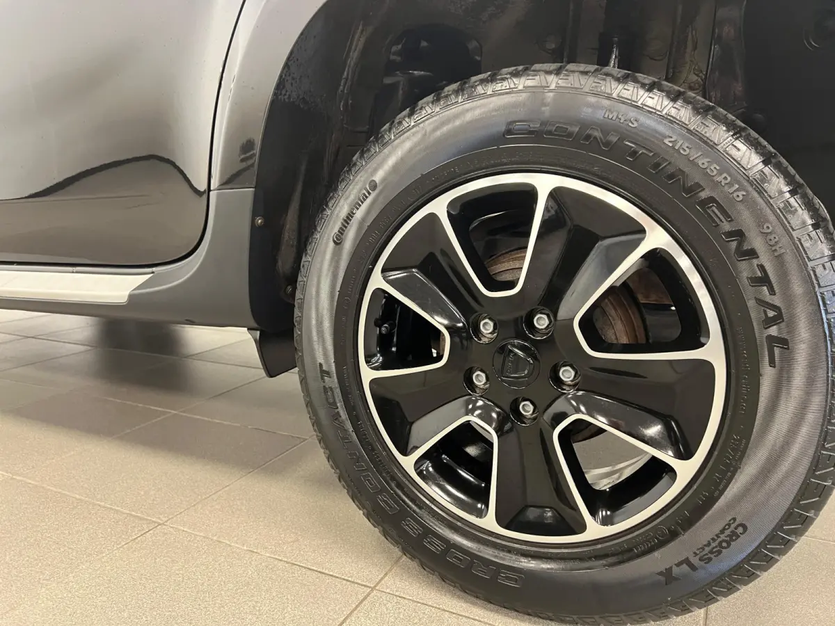 1.2 TCe 4x2 Blackshadow / Navi / 1e eig. /